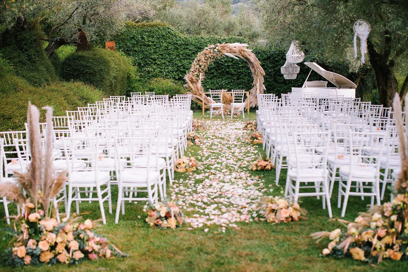 Matrimonio da Sogno alla Tenuta delle Grazie: Il Vostro Fotografo di Matrimoni a Curinga · foto 38