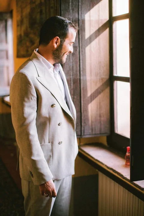 5 idee per l'abito da matrimonio dello sposo · foto 12