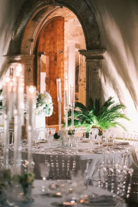 Una veduta dei tavoli di u allestimento all'esterno di Tenuta Klope' · foto 3